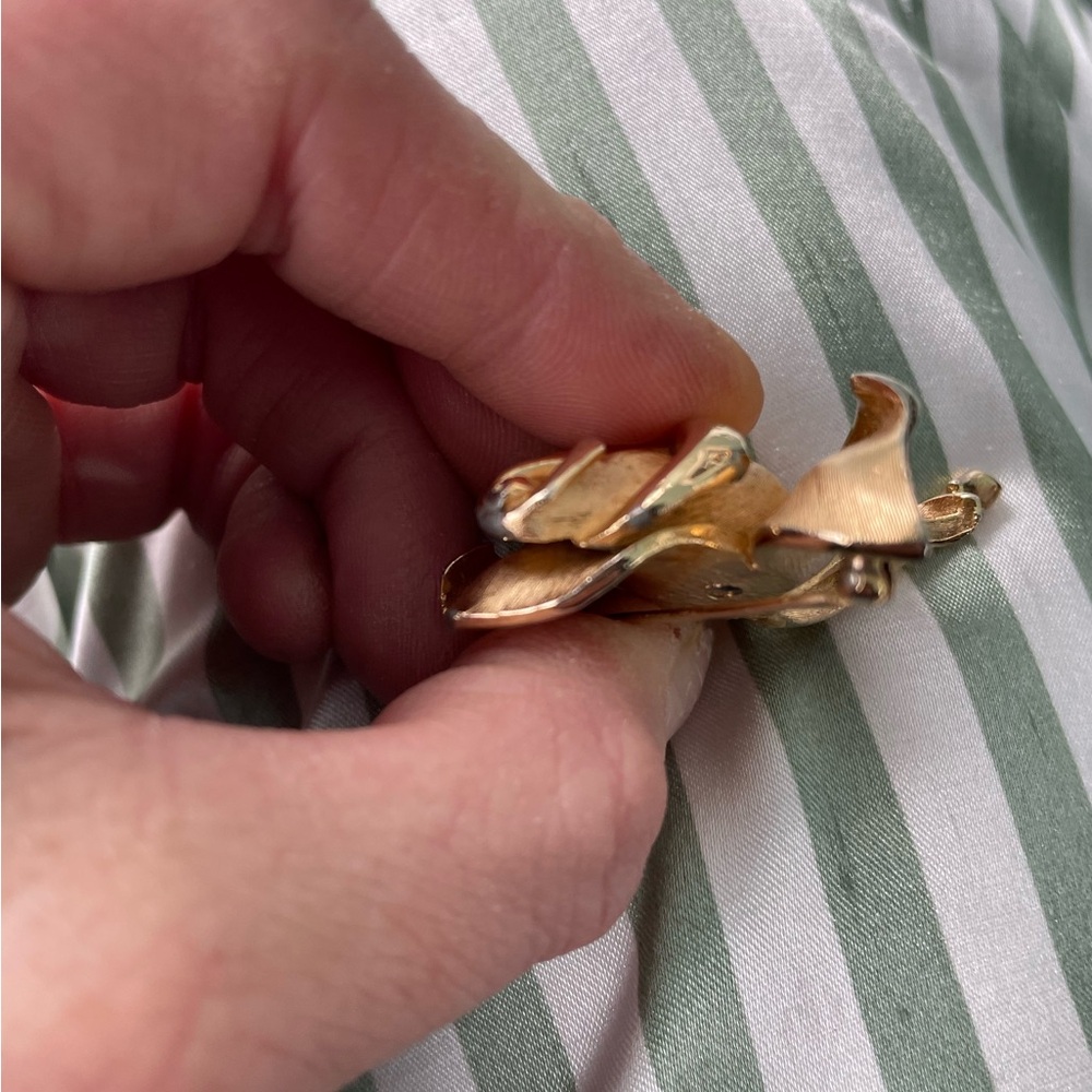 Vintage 18k Gold Plated Rose Brooch - Picture 6 of 10